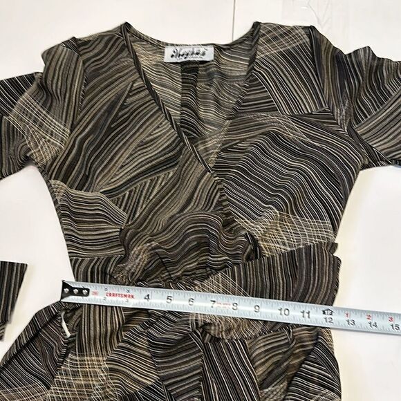 Vintage Meghan LA women’s balloon sleeves maxi dress. No size tag. Elastic waist - Picture 11 of 11